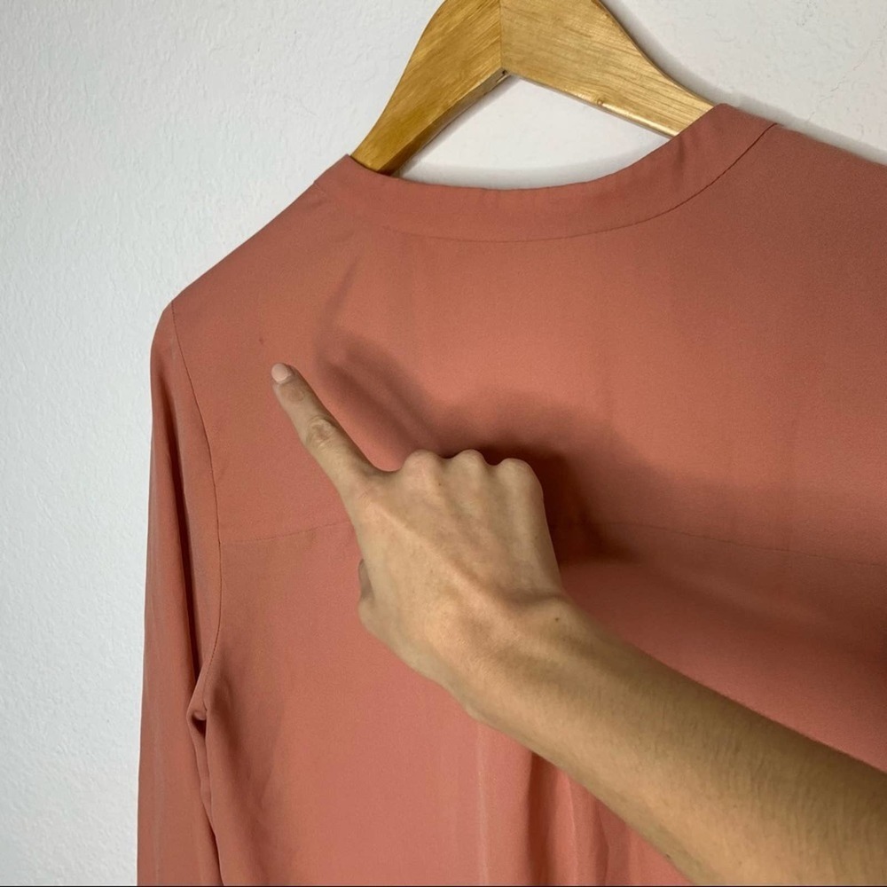 Robert Rodriguez Emery Long Sleeve V-Neck Blouse Salmon with Gold Buttons - Picture 7 of 9